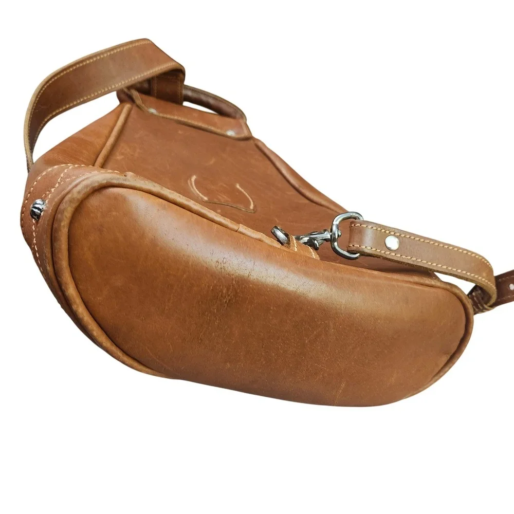 AW vintage saddle